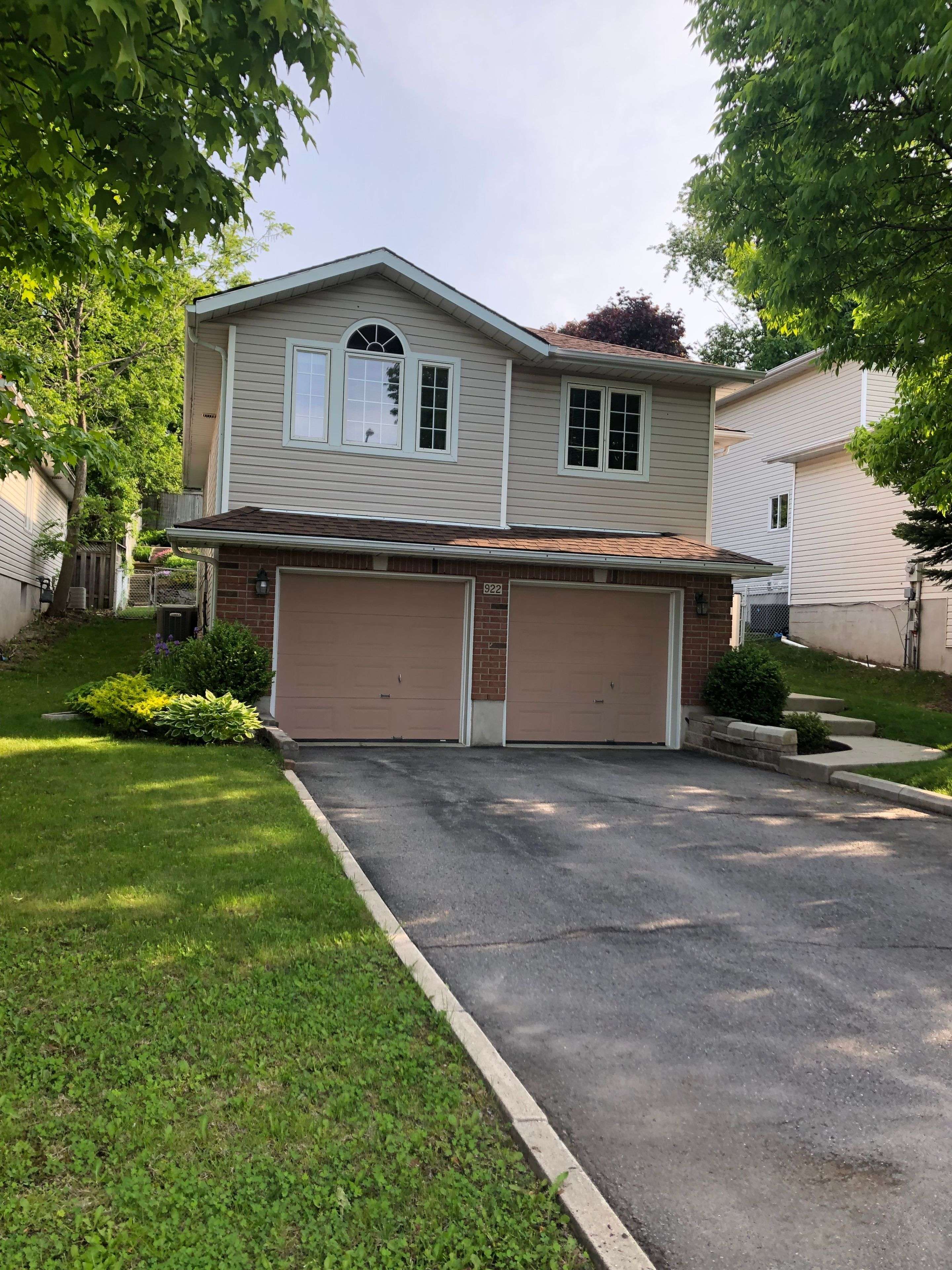 Kingston, ON K7M 9C2,922 Lombardy ST