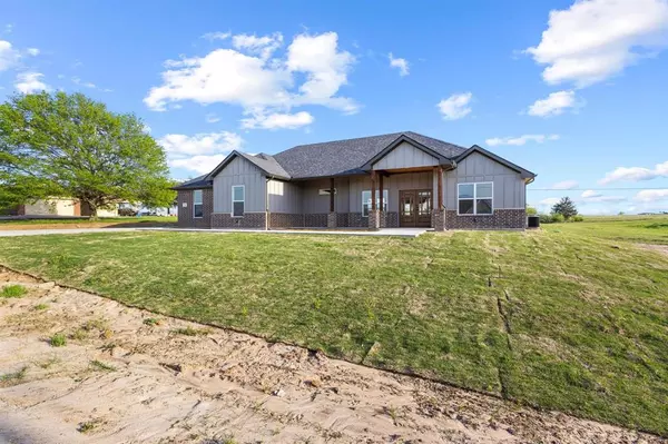 Bonham, TX 75418,1510 S SHORE DR