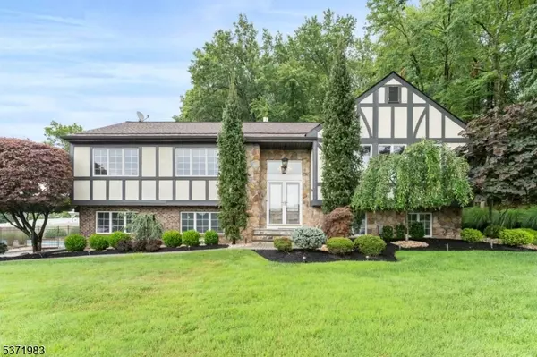 63 Summit Ave, Fairfield Twp., NJ 07004