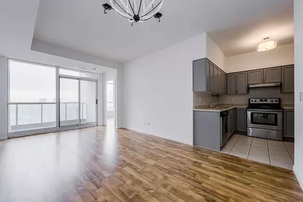 Toronto C01, ON M5V 1B1,219 Fort York BLVD #3212