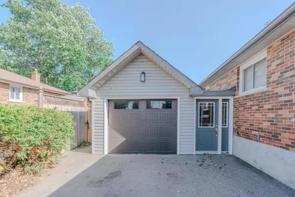 Oshawa, ON L1G 3V3,39 Seneca AVE