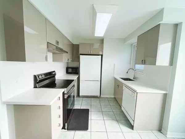 Toronto E11, ON M1B 5Z1,28 Rosebank DR #1502