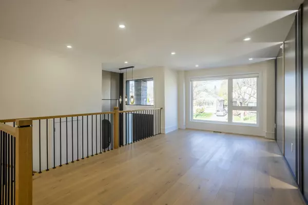 Toronto E06, ON M1N 3P5,266A Kennedy RD