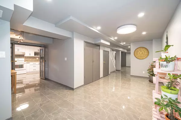 Vaughan, ON L6A 1A7,96 Lamar ST E #Basement