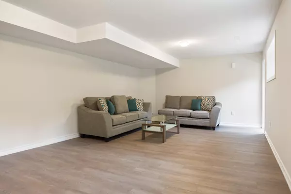 Wasaga Beach, ON L9Z 2N8,57 Westbury RD #Unit #B
