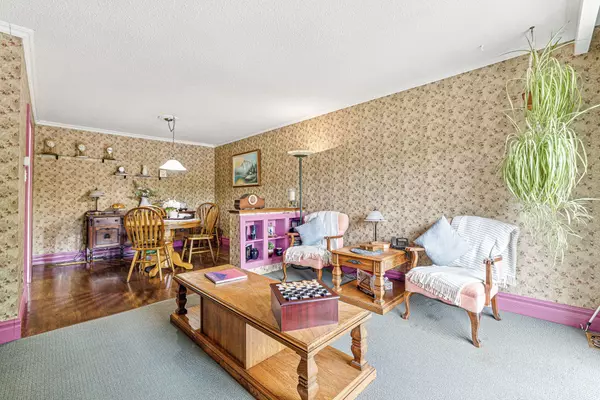 Brampton, ON L6Y 2G8,74 Roseville DR