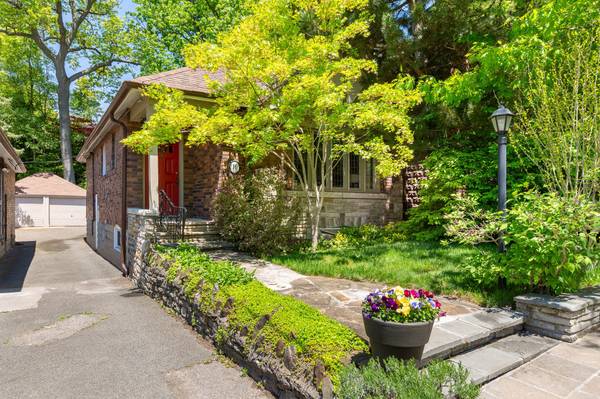 16 Halford AVE, Toronto W02, ON M6S 4E9
