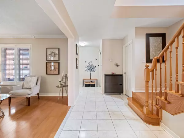 Mississauga, ON L5M 5J4,5726 TAYSIDE CRES
