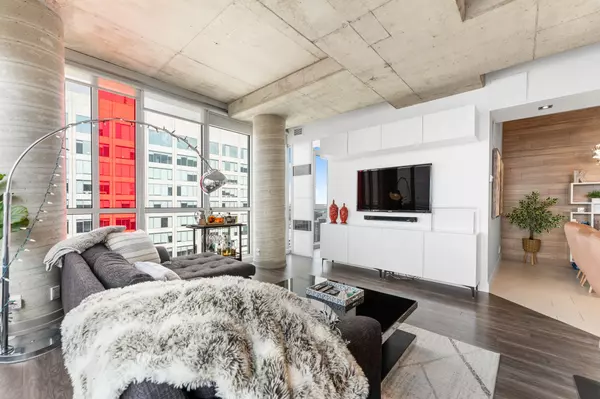 Ottawa Centre, ON K1P 0A4,324 Laurier AVE W #2209