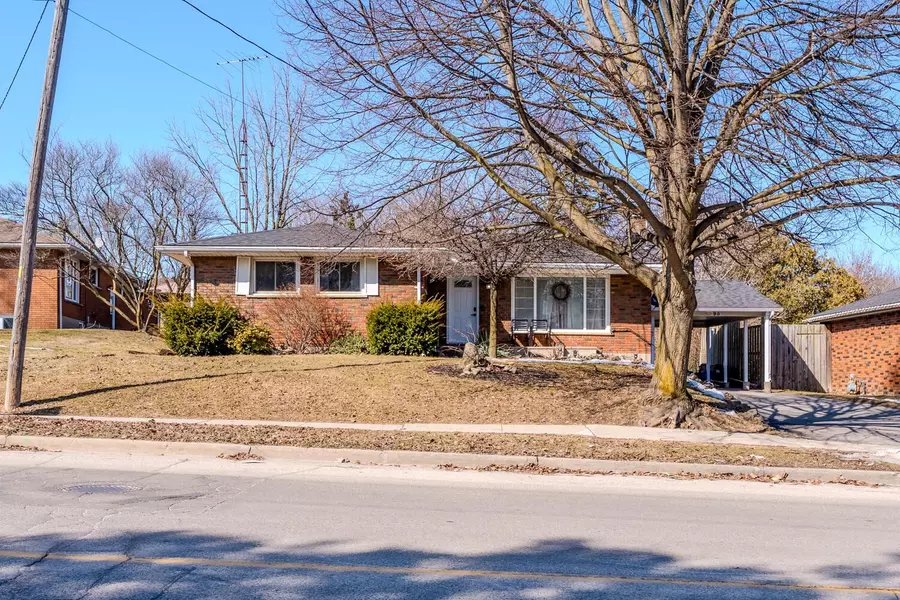 95 Silver ST, Brant, ON N3L 1T8