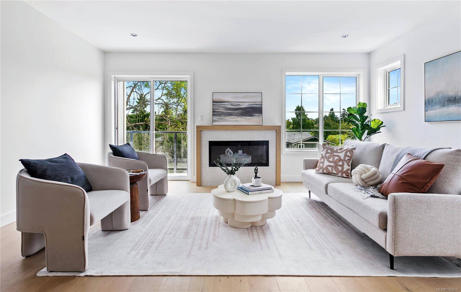 3907 Cedar Hill Rd #Unit 3, Saanich, BC V8P 3Z8