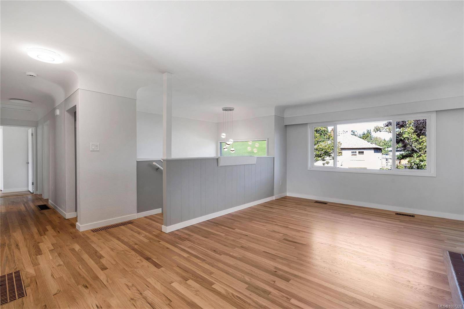 Victoria, BC V8T 2J4,1431 Edgeware Rd