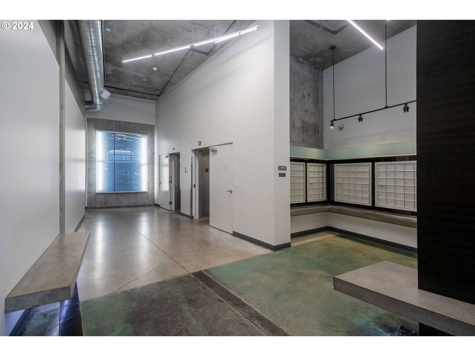 Portland, OR 97209,1030 NW 12TH AVE #122