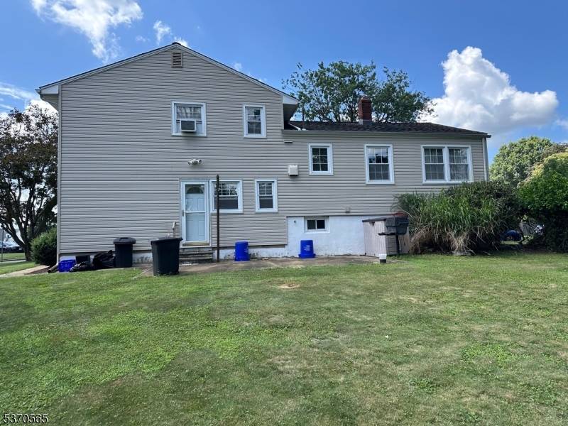 Manville Boro, NJ 08835,170 Evans Dr