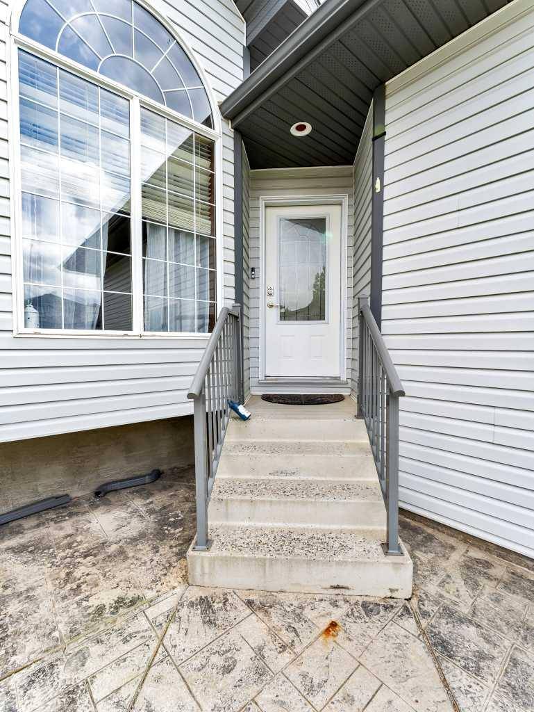 Medicine Hat, AB T1B4Y4,224 Vista RD Southeast