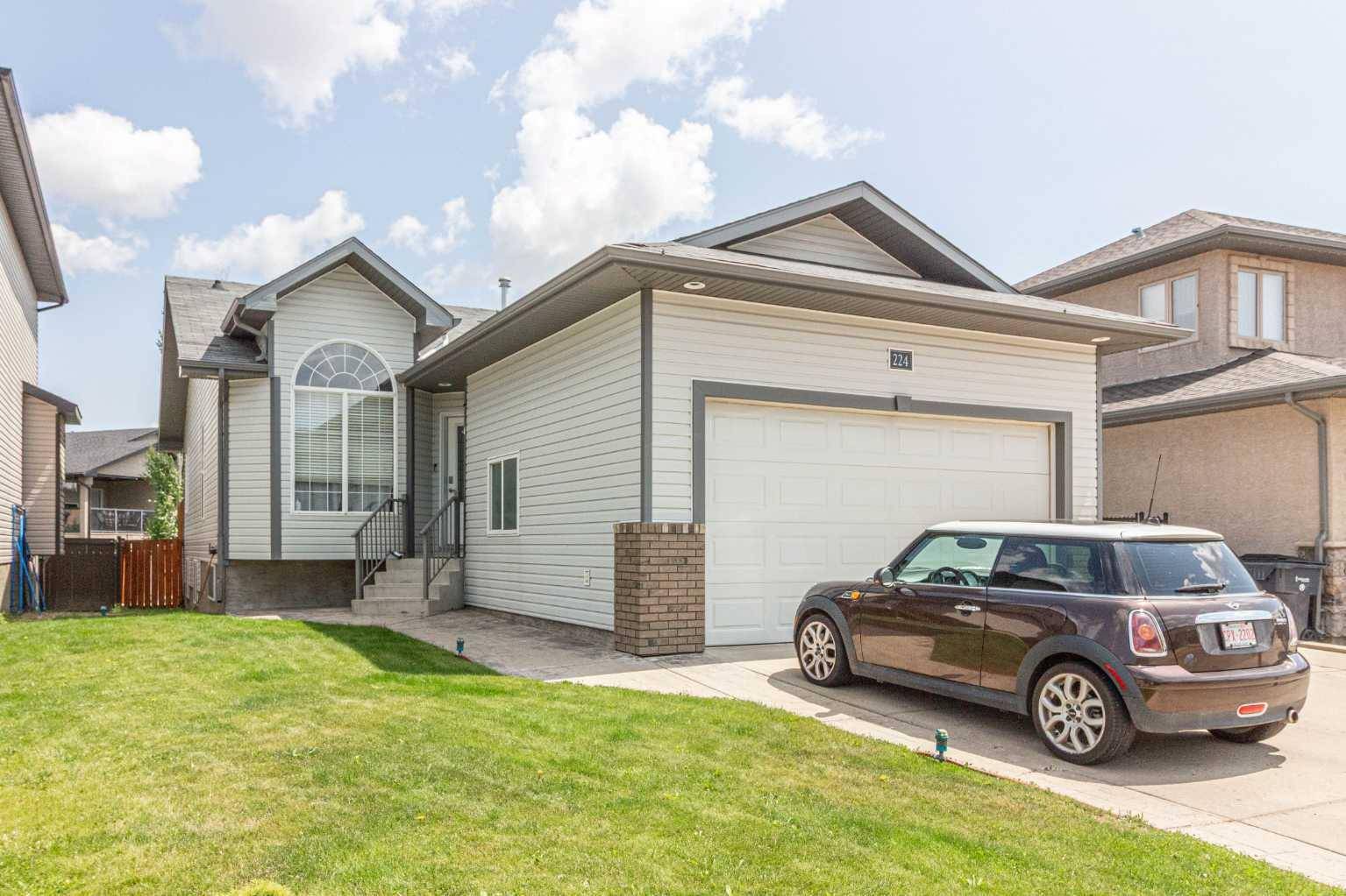 Medicine Hat, AB T1B4Y4,224 Vista RD SE