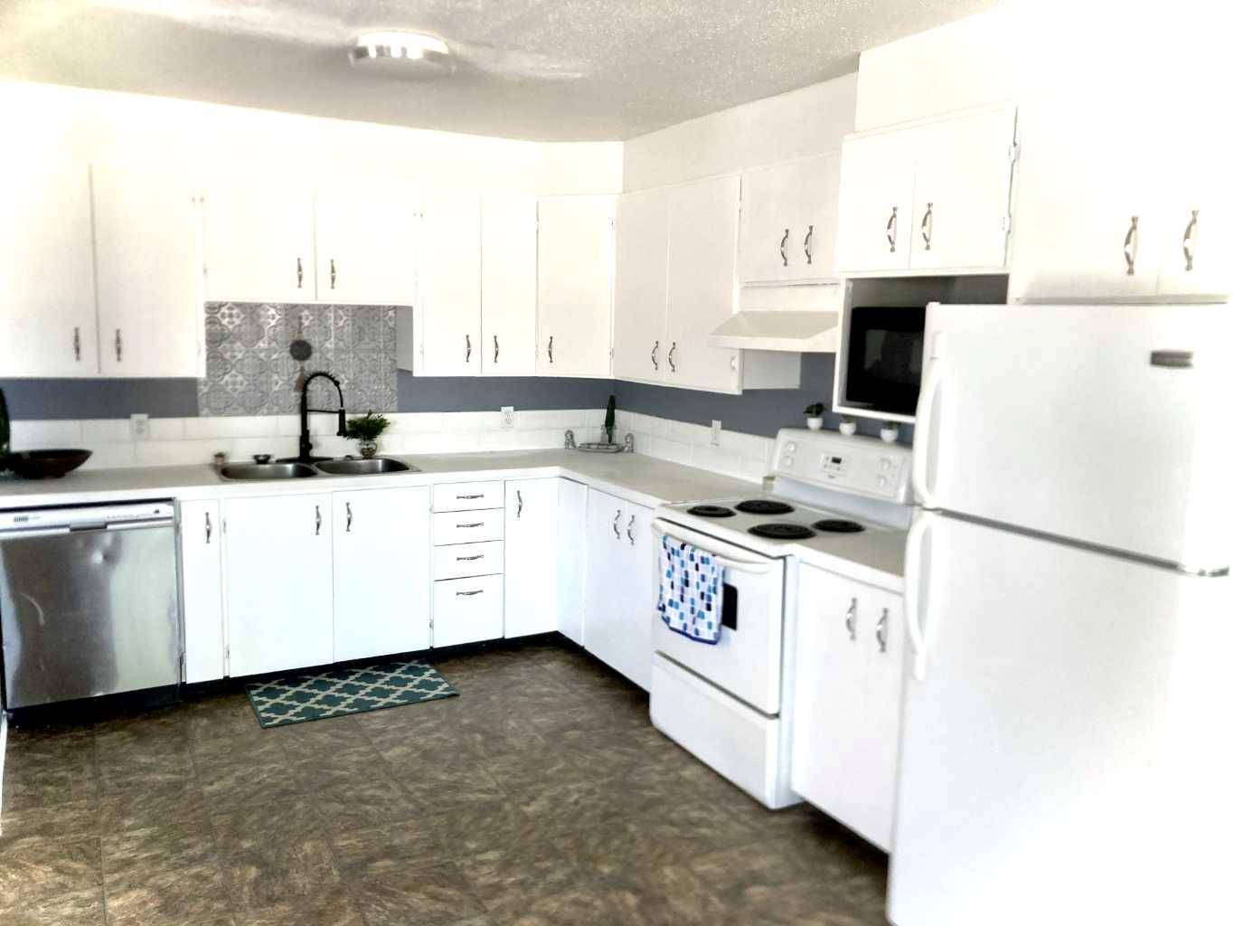 Sylvan Lake, AB T4S 1N4,4417B 47A AVE
