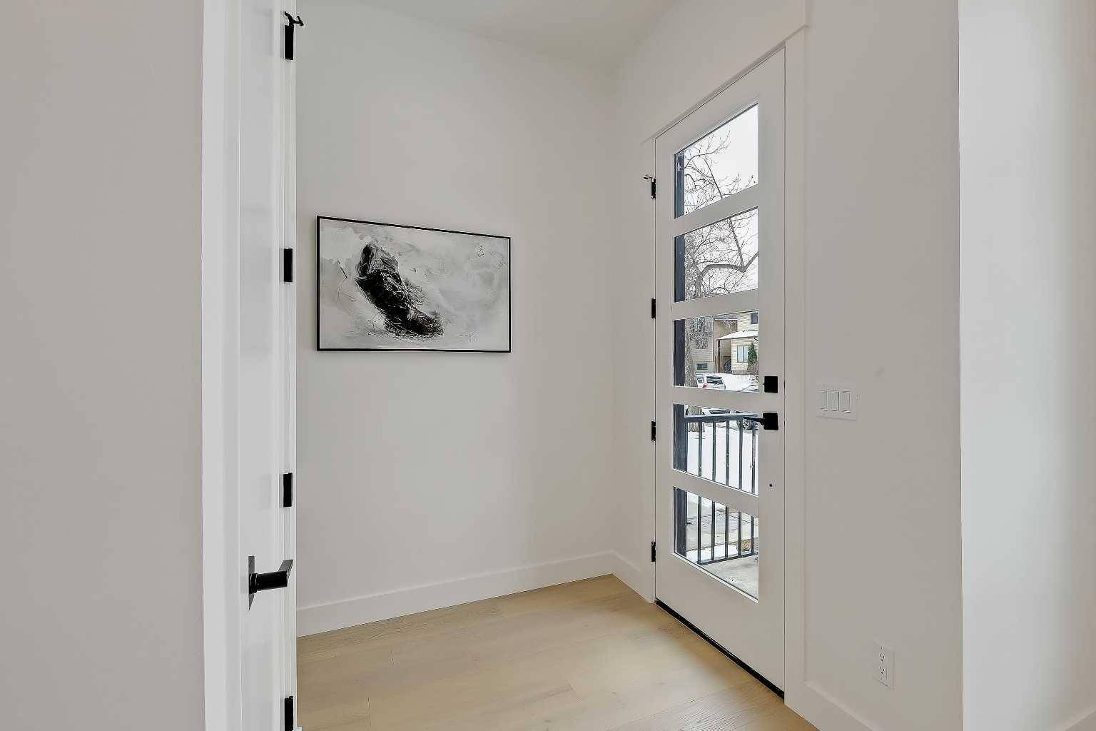 Calgary, AB T3E 3P1,3106 43 ST SW