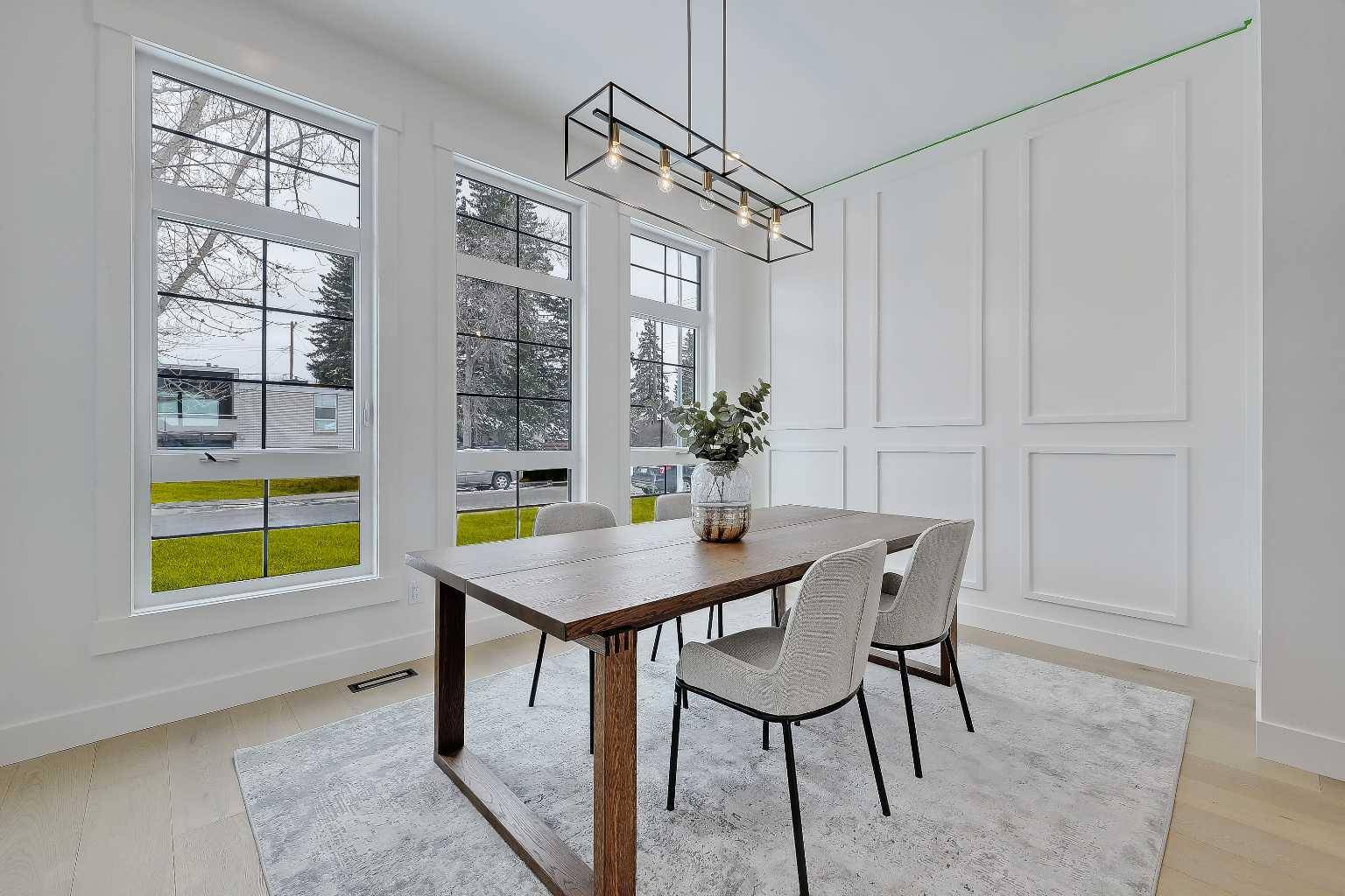 Calgary, AB T3E 3P1,3106 43 ST SW