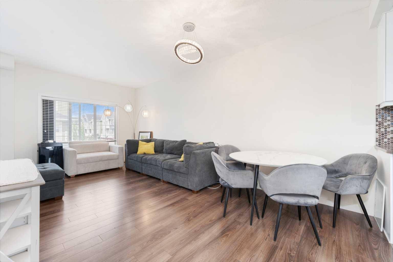 Calgary, AB T3P0P3,808 Evansridge Common NW
