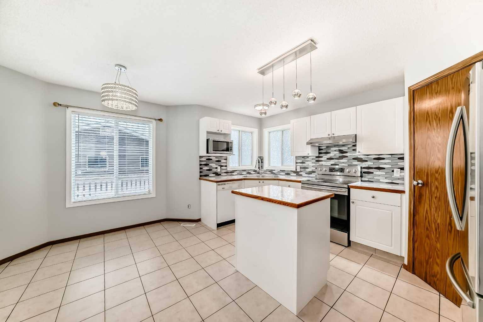 Calgary, AB T3K 4W4,159 Country Hills WAY NW