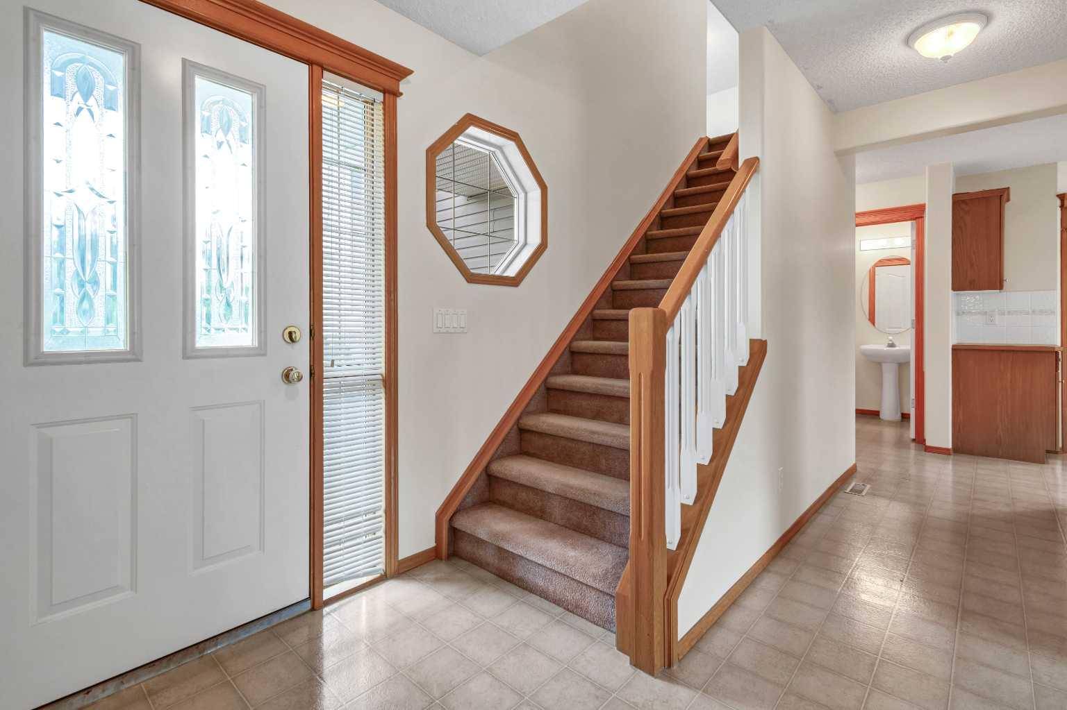 Calgary, AB T3G 4P8,16 Citadel Ridge PL Northwest