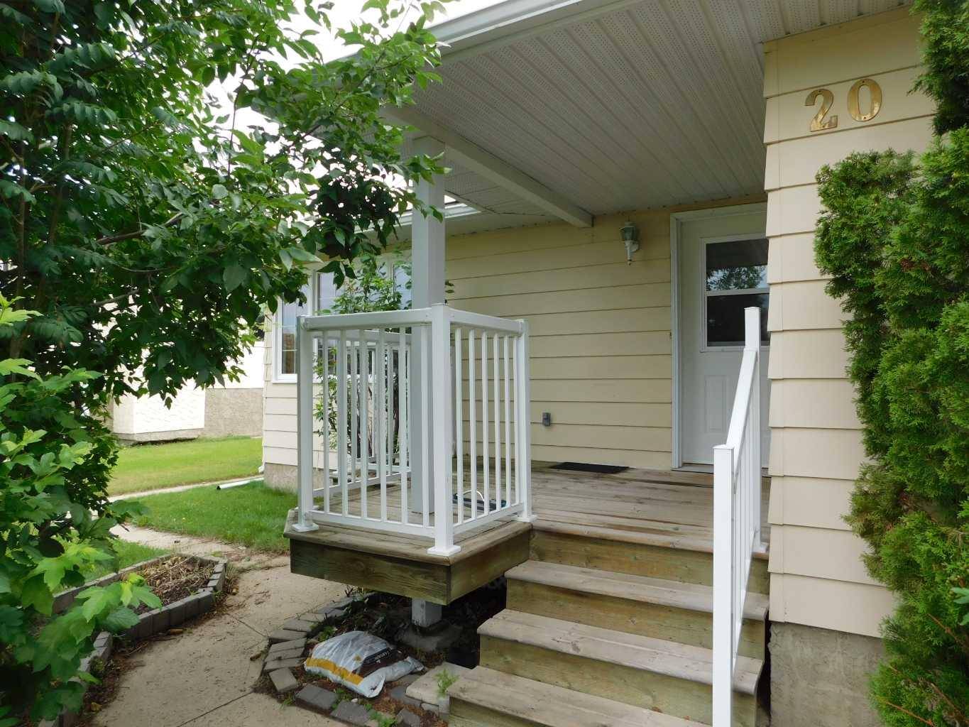 Brooks, AB T1R 0L1,20 Ingram Park DR East