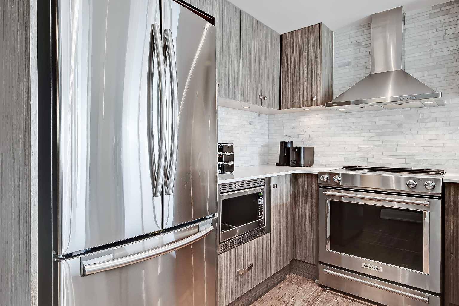 Calgary, AB T2P 1J3,930 6 AVE SW #2406