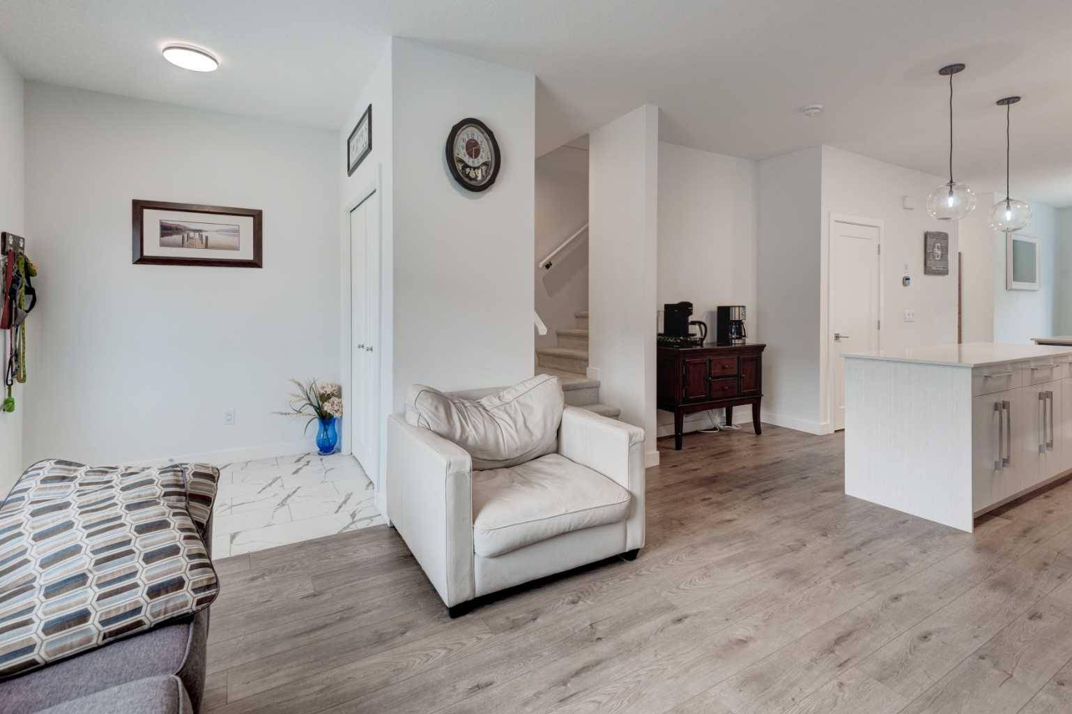 Calgary, AB T3M 2L3,7443 202 AVE SE