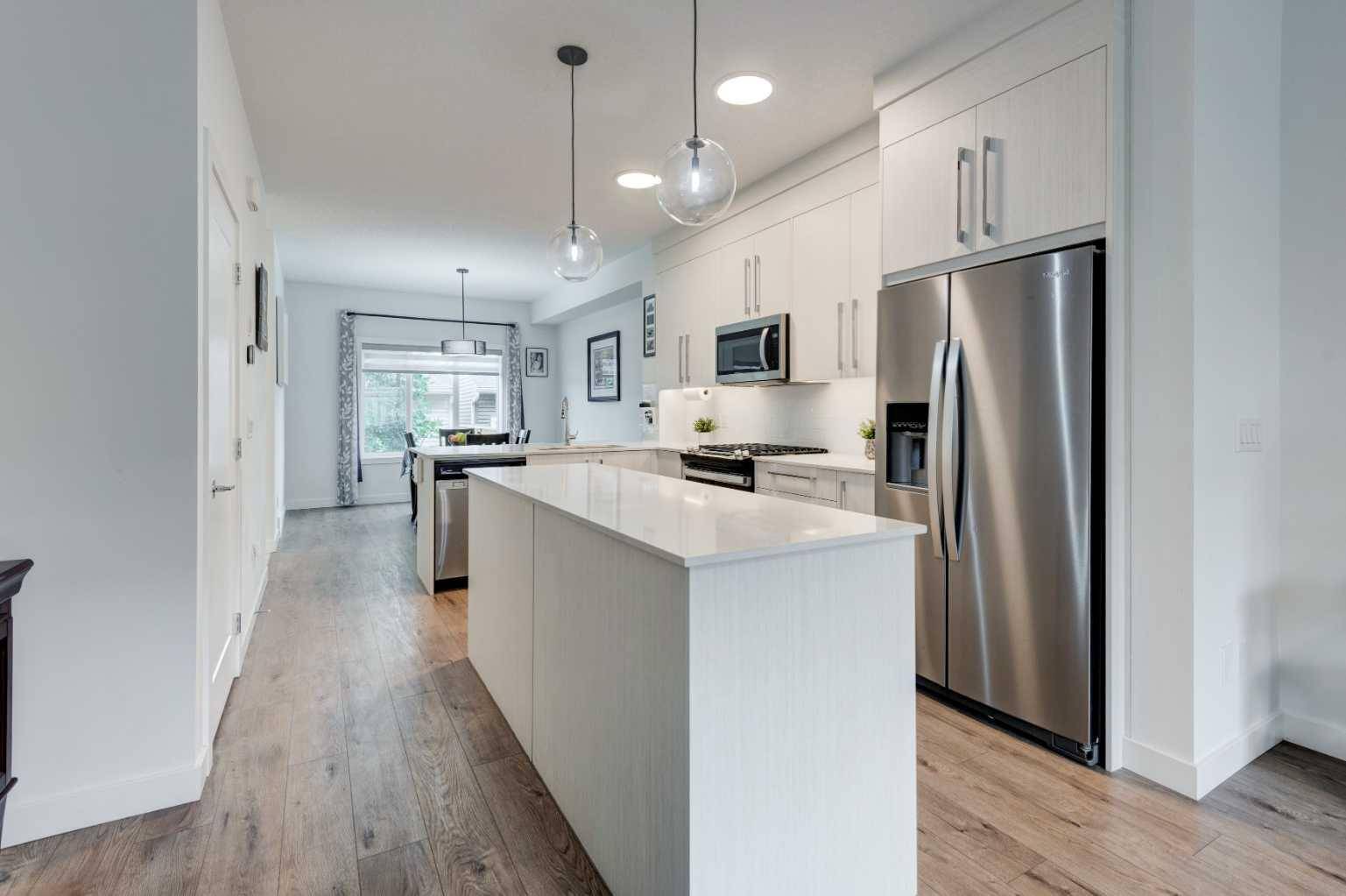 Calgary, AB T3M 2L3,7443 202 AVE SE