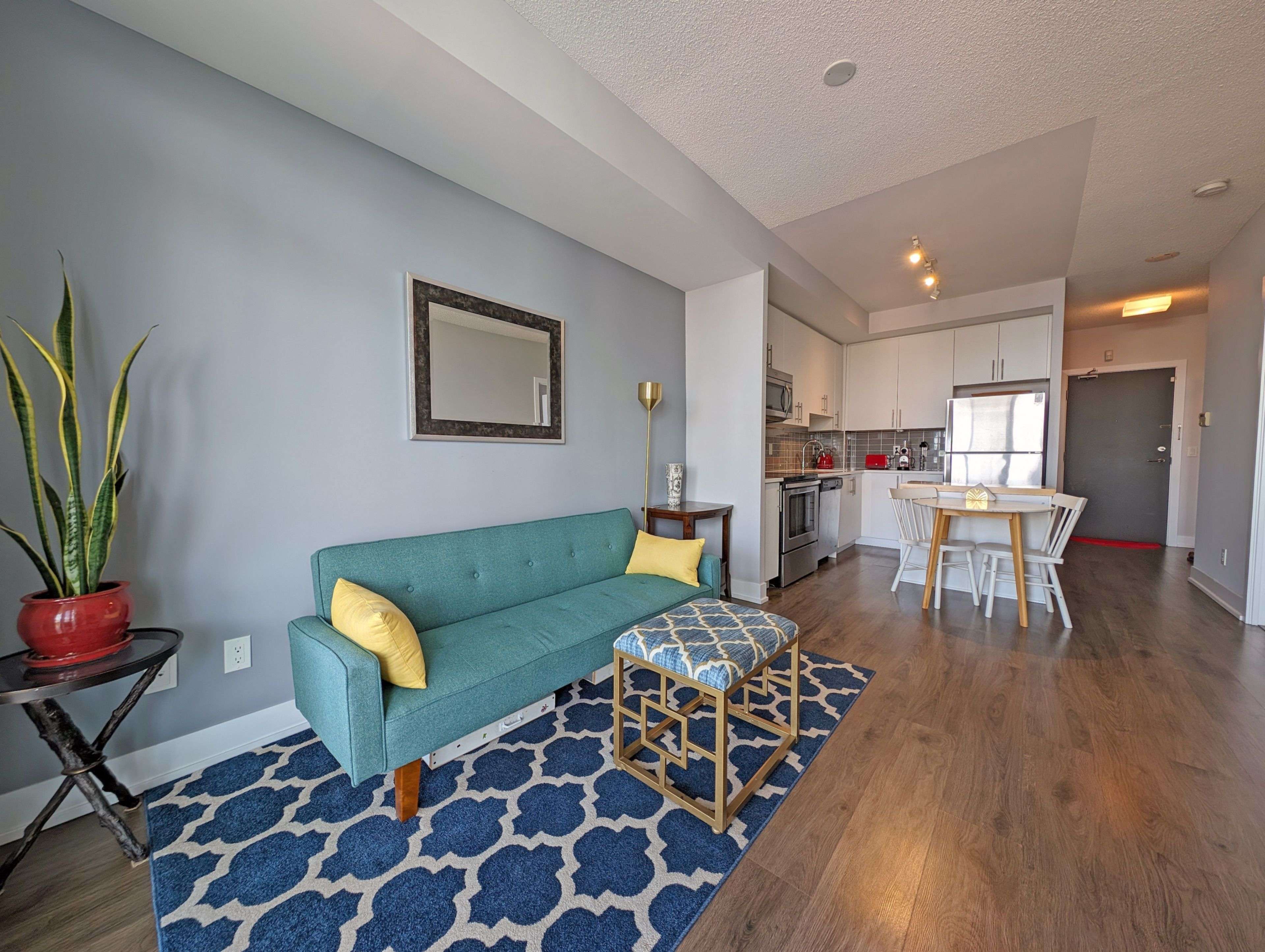 Toronto C10, ON M4S 1A1,68 Merton ST #1005