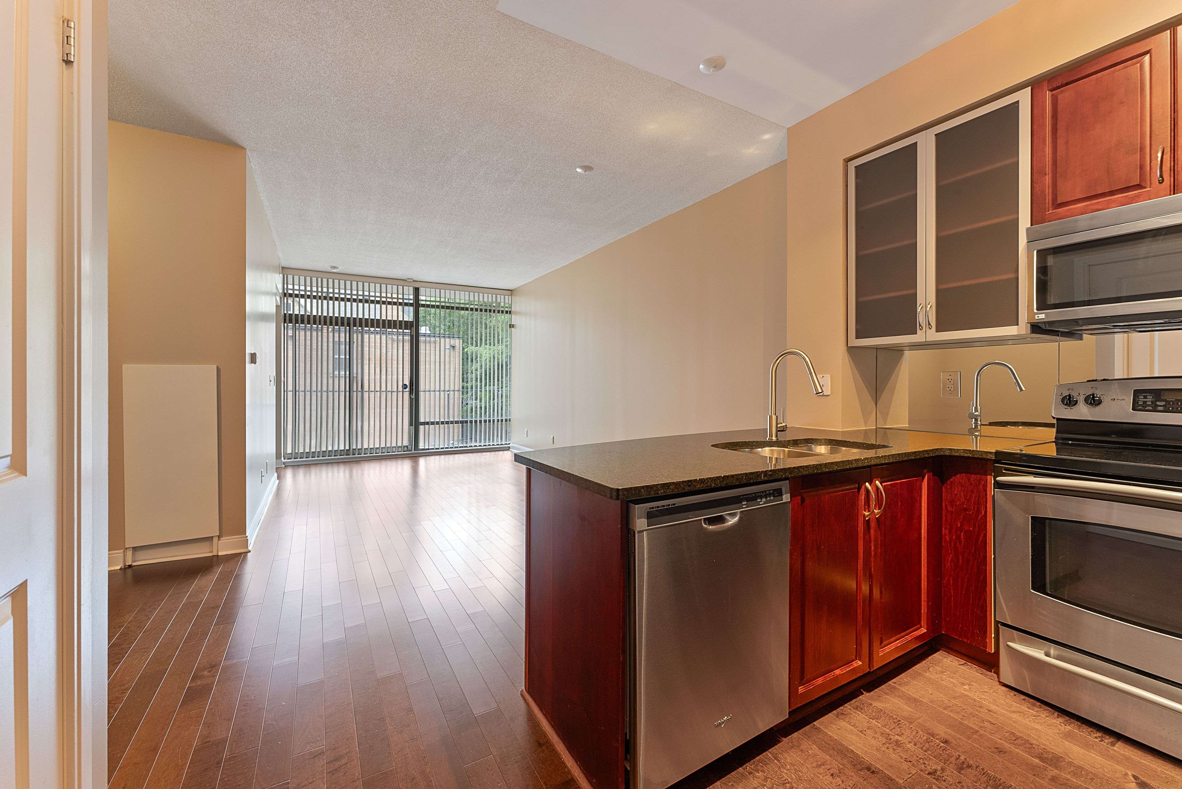 Toronto C02, ON M5R 1G1,21 Scollard ST #209