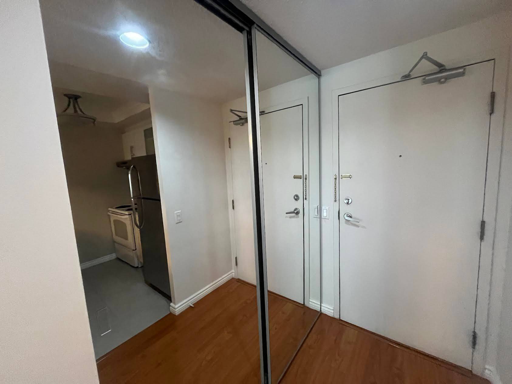 Toronto C14, ON M2M 4J4,7 BISHOP AVE #1203