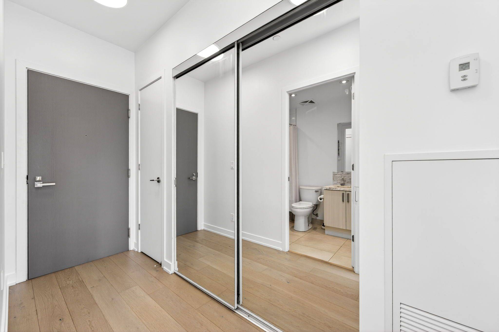 Toronto C02, ON M5P 0A2,501 St Clair AVE W #2109