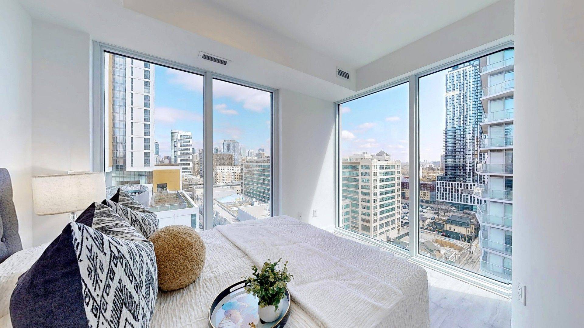 Toronto C08, ON M5B 0E6,252 Church ST #1706