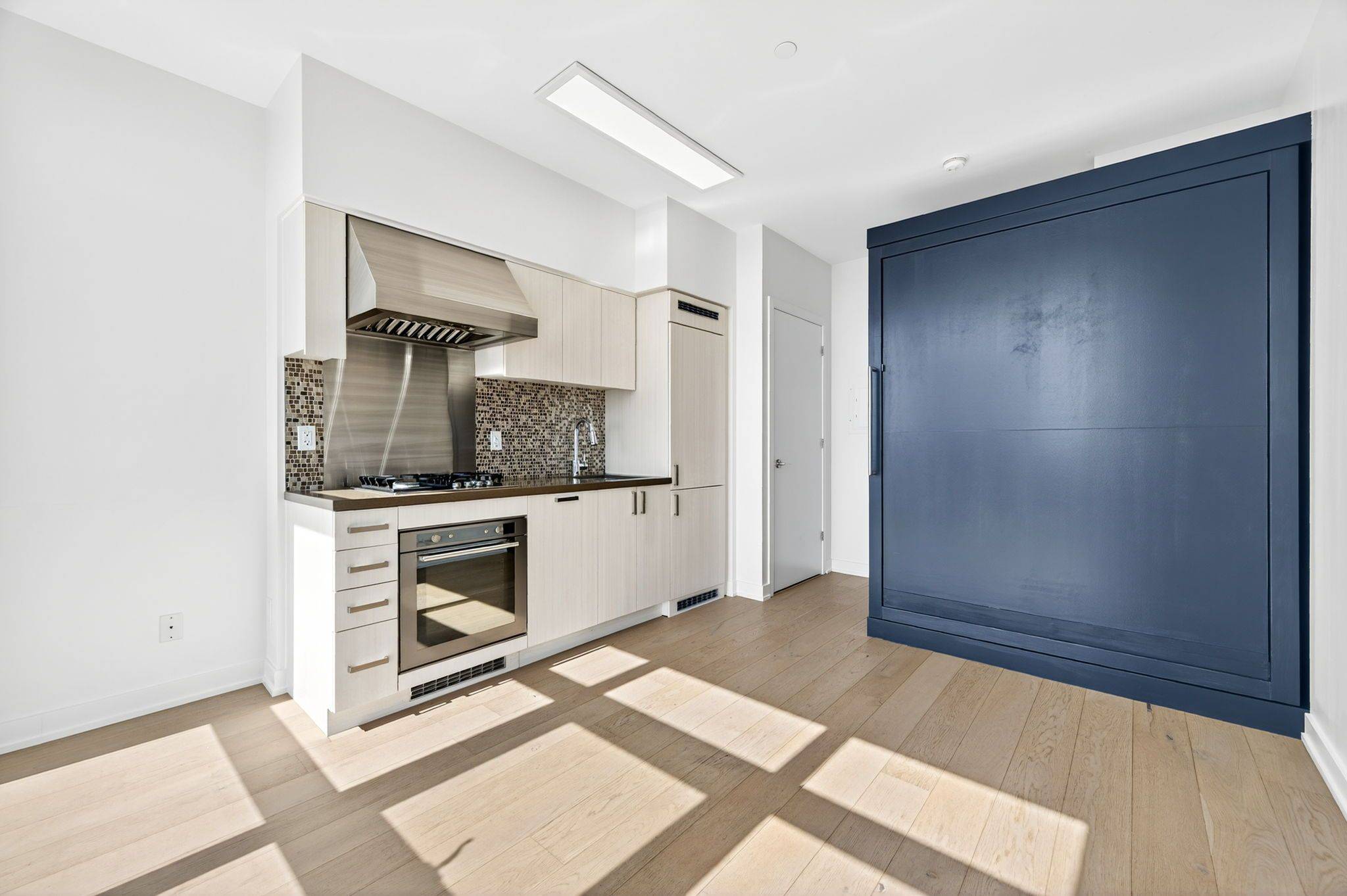 Toronto C02, ON M5P 0A2,501 St Clair AVE W #2109