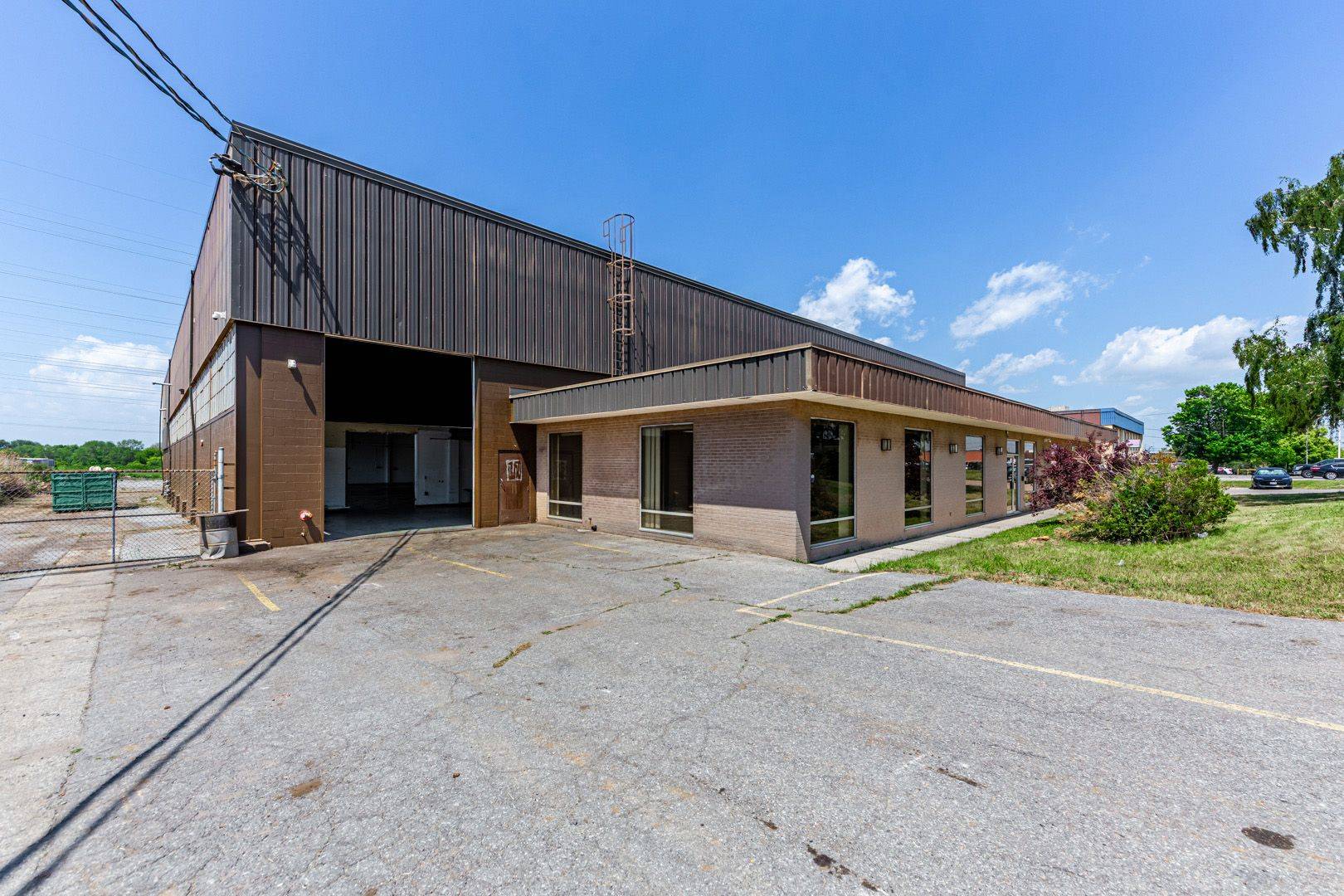 Pickering, ON L1W 1Z6,890 Dillingham RD #Entire Building