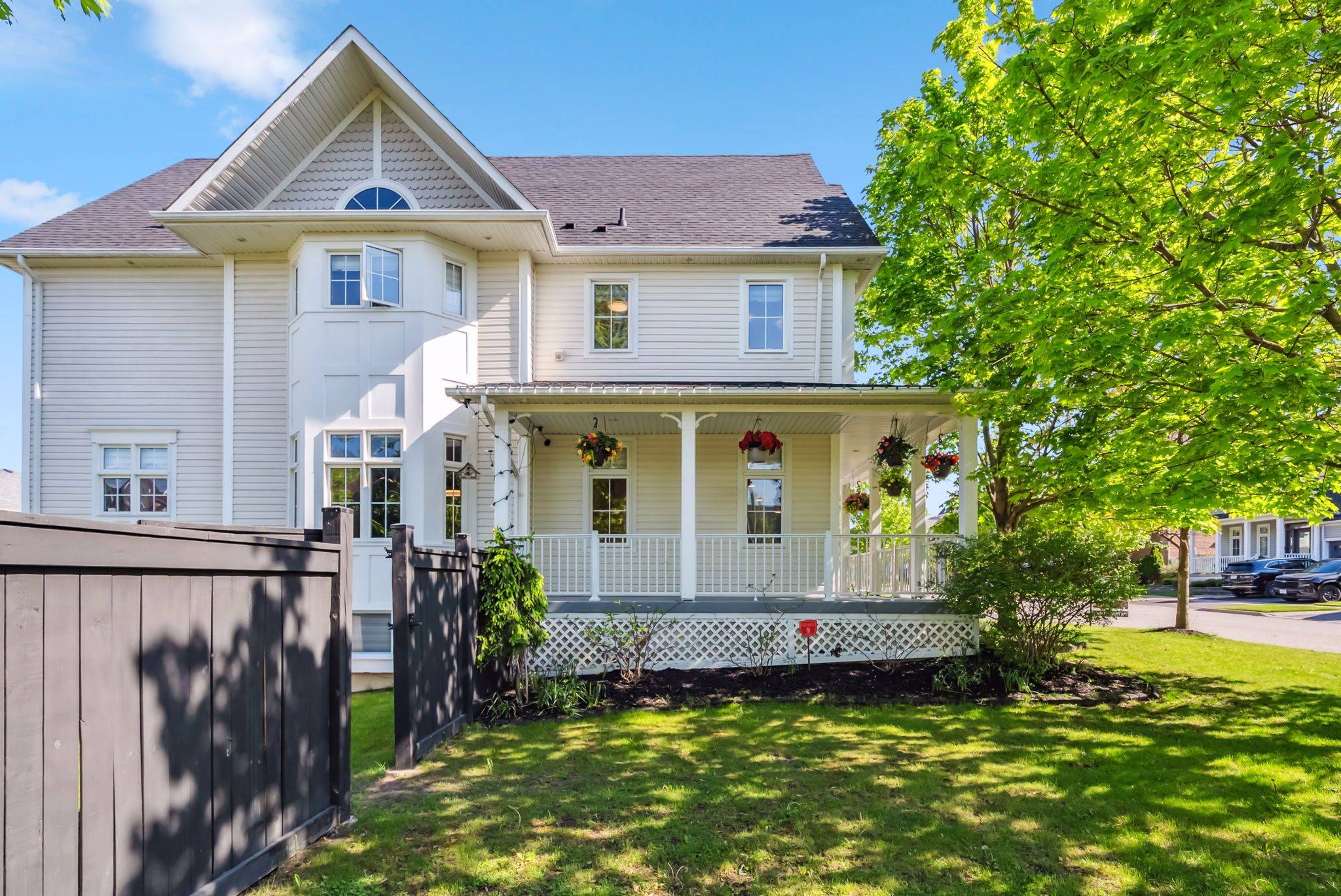 Whitby, ON L1M 2N6,21 Rainbow CRES