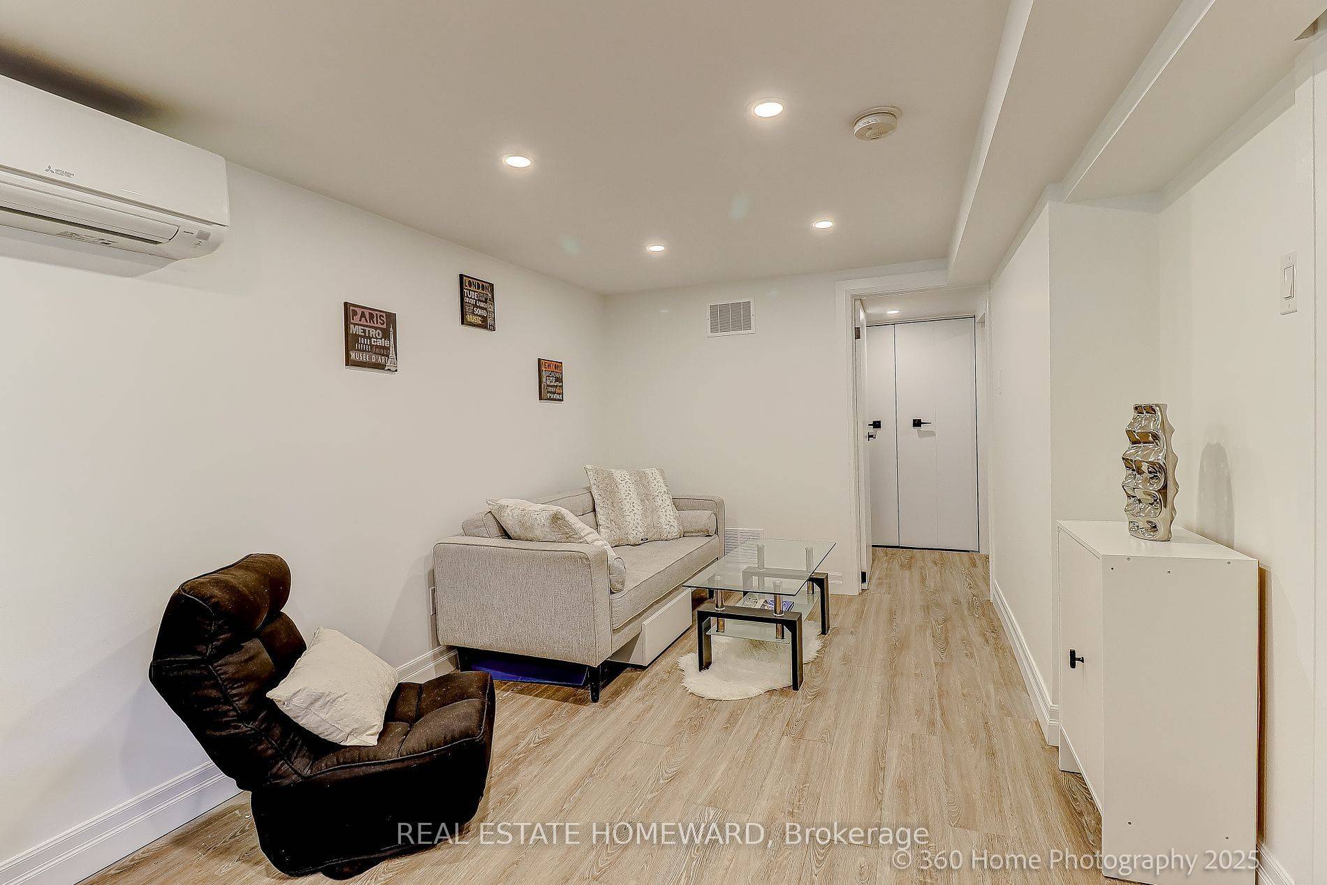 Toronto E06, ON M1N 3P8,21 Phillip AVE #Lower