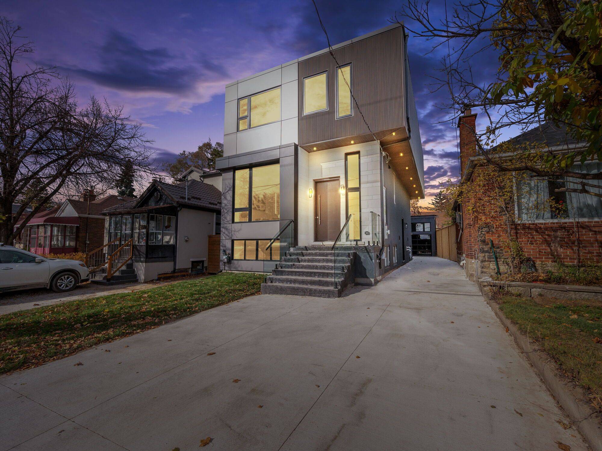 376 O'Connor DR, Toronto E03, ON M4J 2V7
