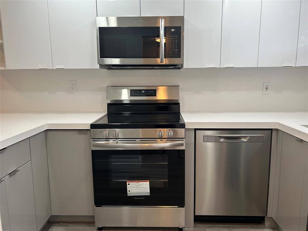 Fort Lauderdale, FL 33322,8080 N Sunrise Lakes Dr #209