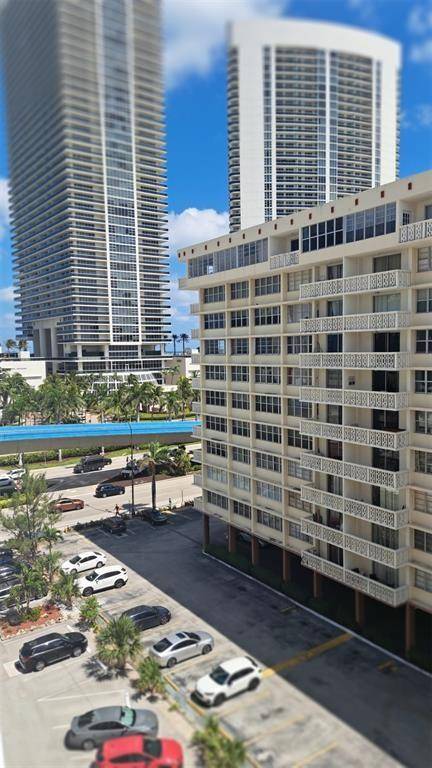 Hallandale Beach, FL 33009,1801 S Ocean Dr #239