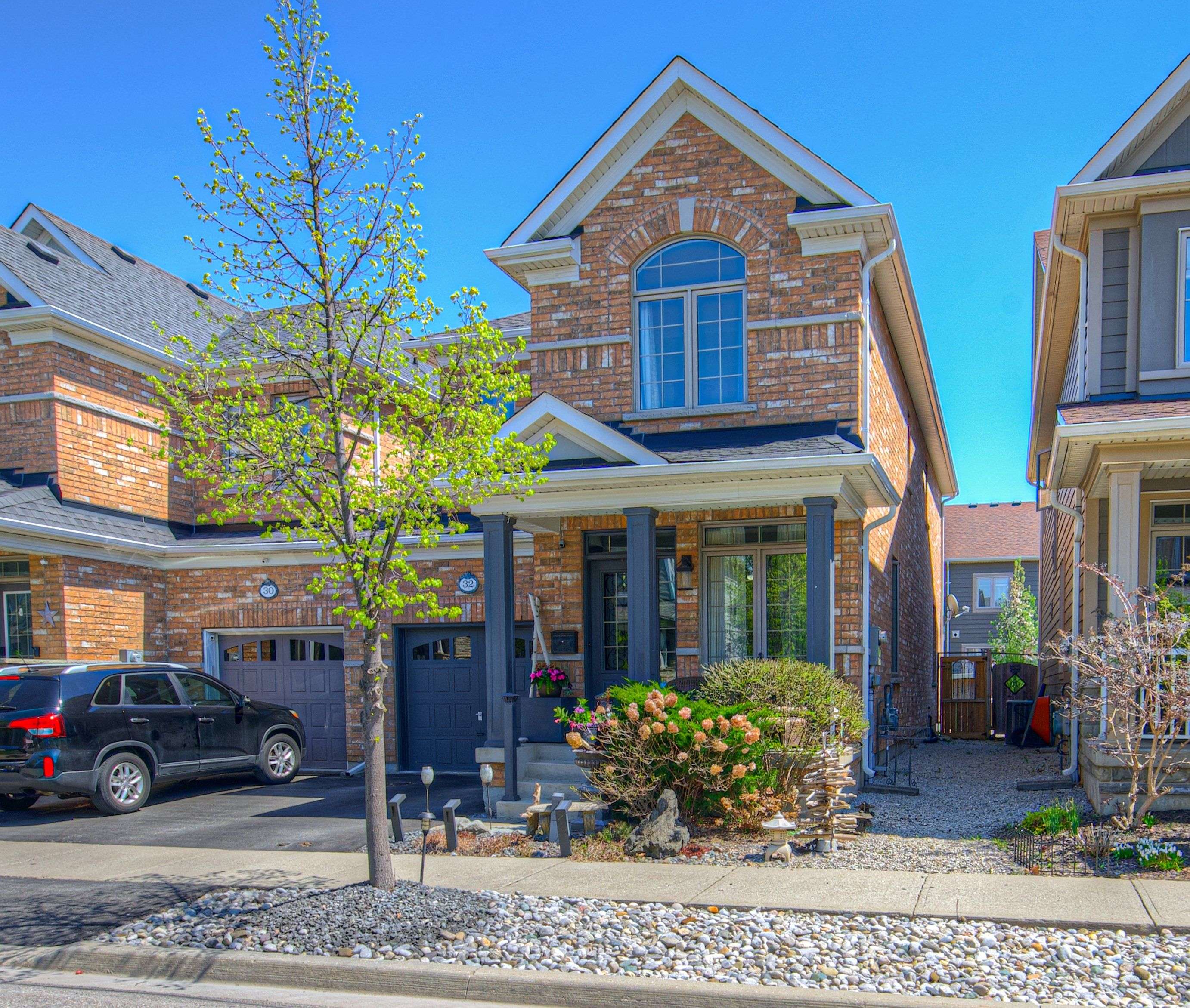 Milton, ON L9T 3X3,32 Forbes TER