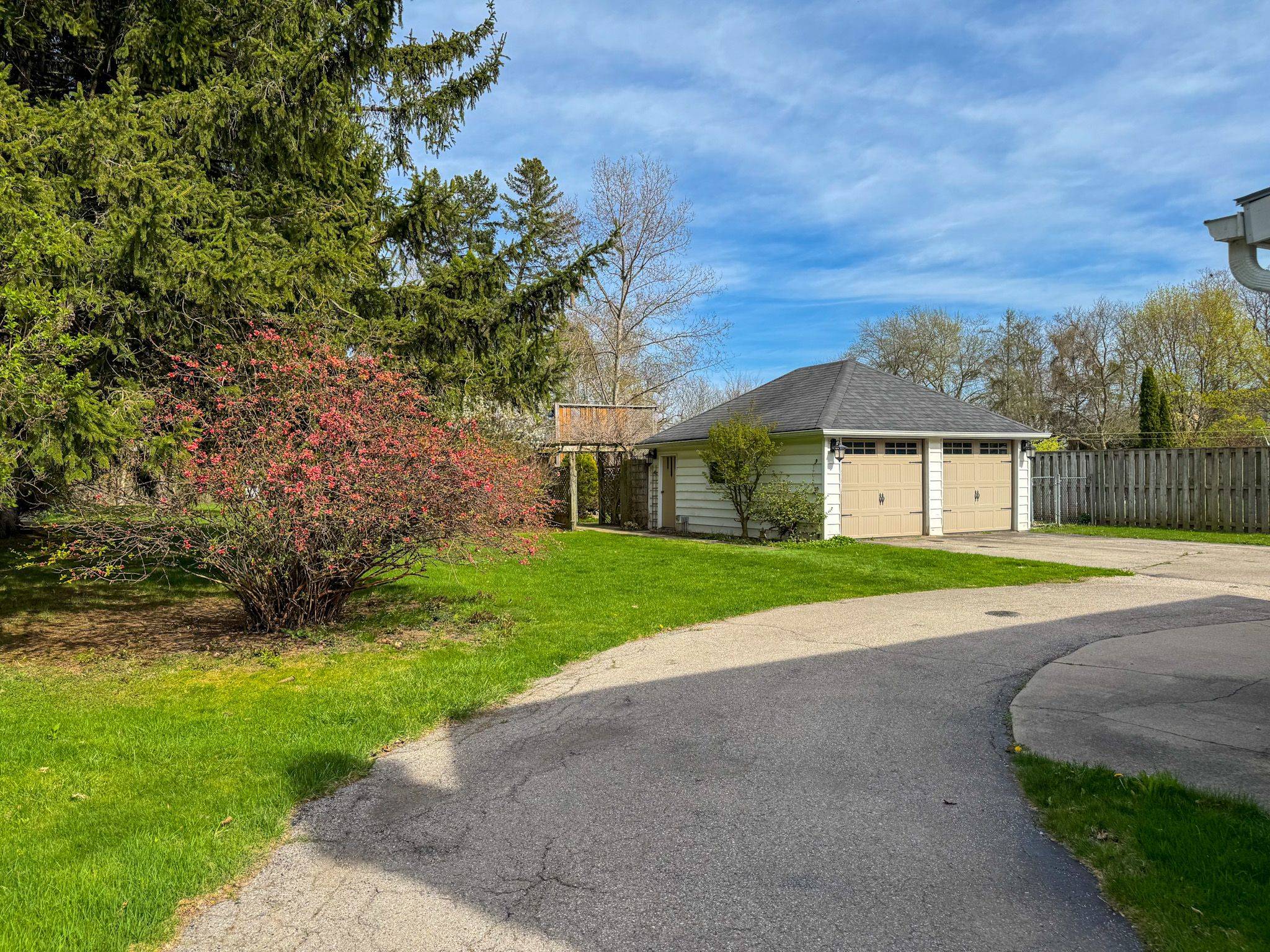 357 Sunset DR, Central Elgin, ON N5R 3C6