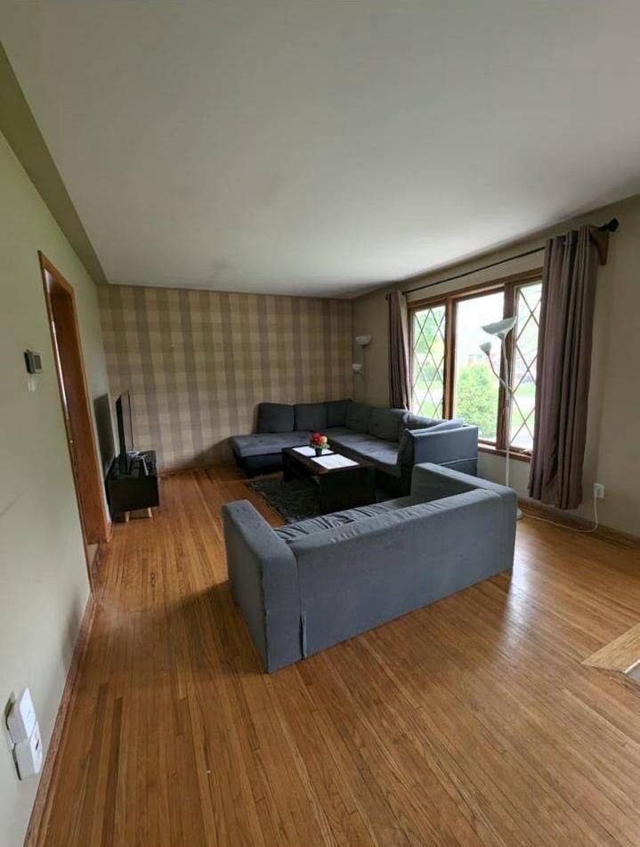 London East, ON N5V 2R5,1192 KALADAR DR
