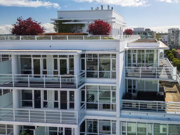 834 Johnson St #1502, Victoria, BC V8W 1N3