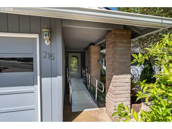 Oakland, OR 97462,215 NE 9TH ST