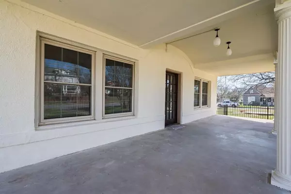Mineral Wells, TX 76067,811 SW 5th Avenue