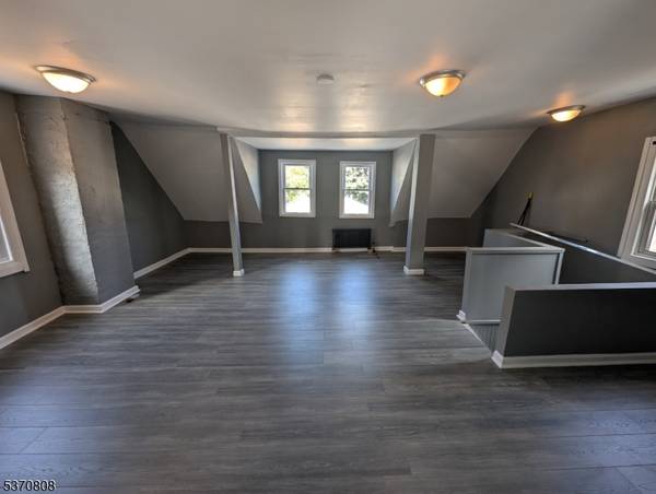 300 S 19Th St, Newark City, NJ 07103