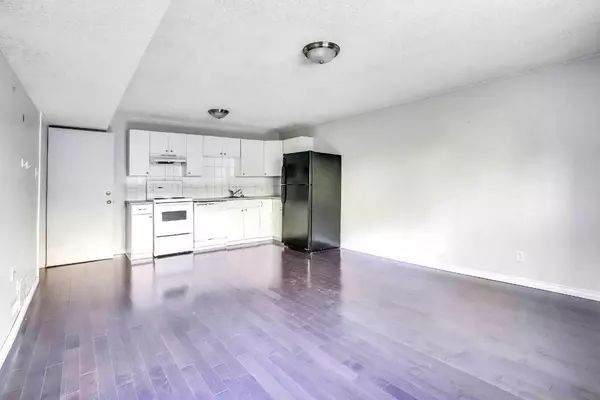 Calgary, AB T2K 1V4,185 Cornwallis DR NW